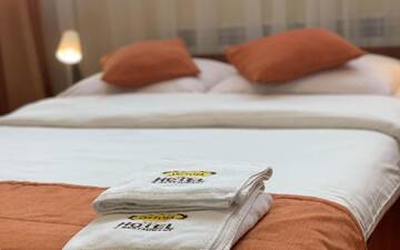 Фото номера Двухместный номер с 1 кроватью или 2 отдельными кроватями Отель Hotel Ostoja г. Bobowa 11